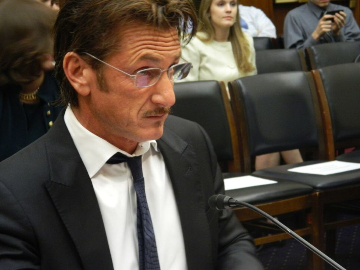 Sean Penn speaking at the congressional hearing in Washington on behalf of Jacob Ostreicher, who has been held on house arrest in Bolivia for nearly two years, May 20, 2013. (photo credit: Suzanne Pollak/JTA)